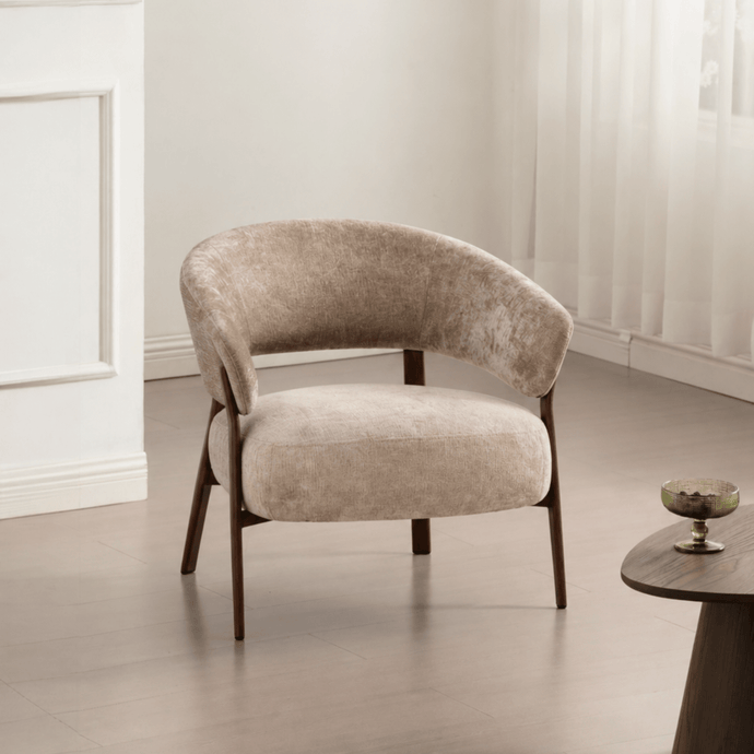 Fauteuil Japandi Nobu Taupe met walnoot onderstel Mahom