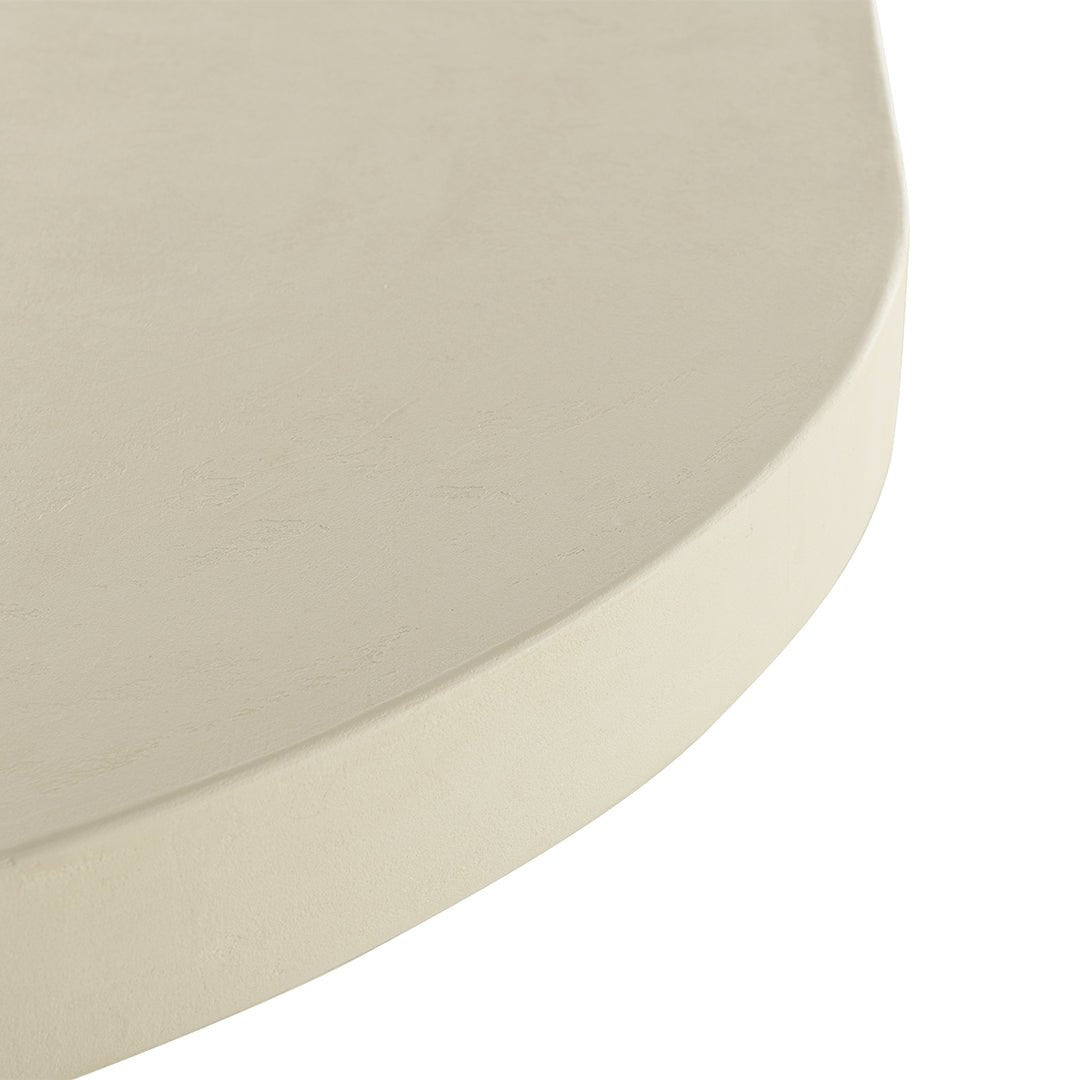 Organische eettafel van microcement