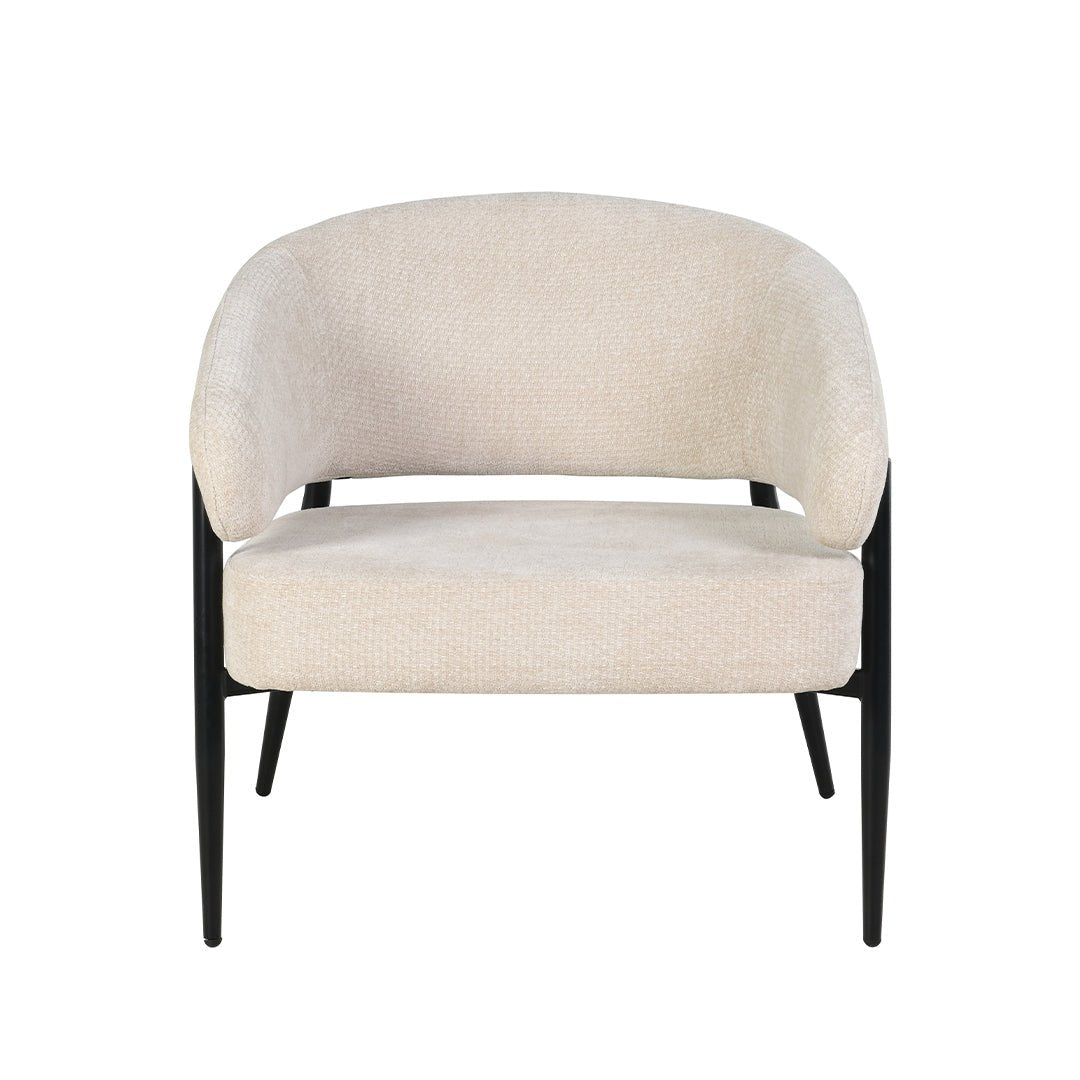 Beige stoel met zwarte stoelpoten