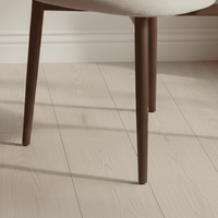 Eetkamerstoel Japandi Kio Beige met walnoot onderstel Mahom