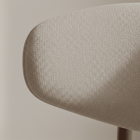 Eetkamerstoel Japandi Kio Beige met walnoot onderstel Mahom