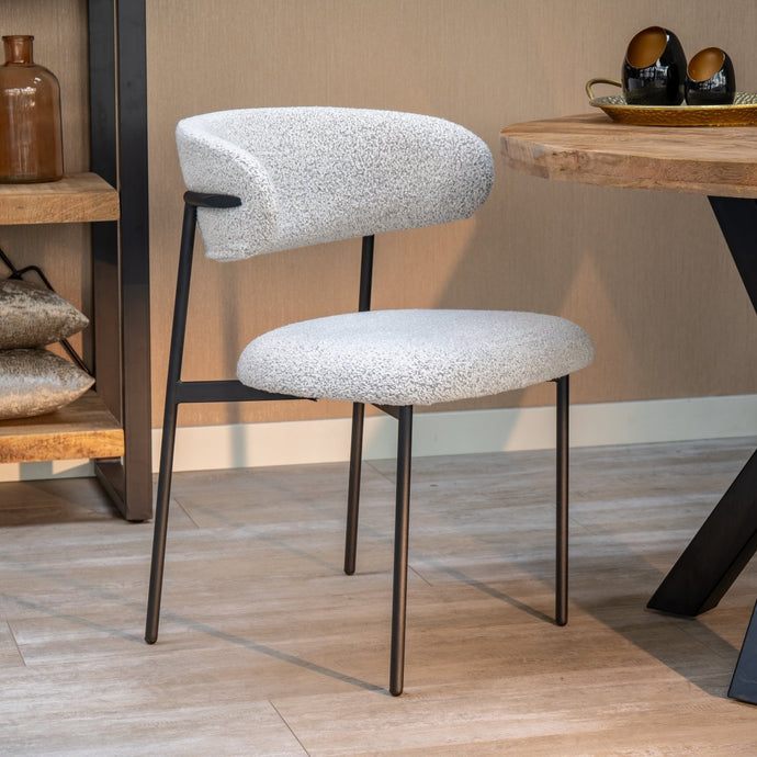 Eetkamerstoel Metz Beige Bouclé stof met zwart onderstel Mahom