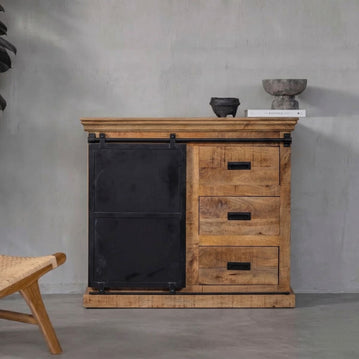 Mangohouten dressoir met zwarte schuifdeur