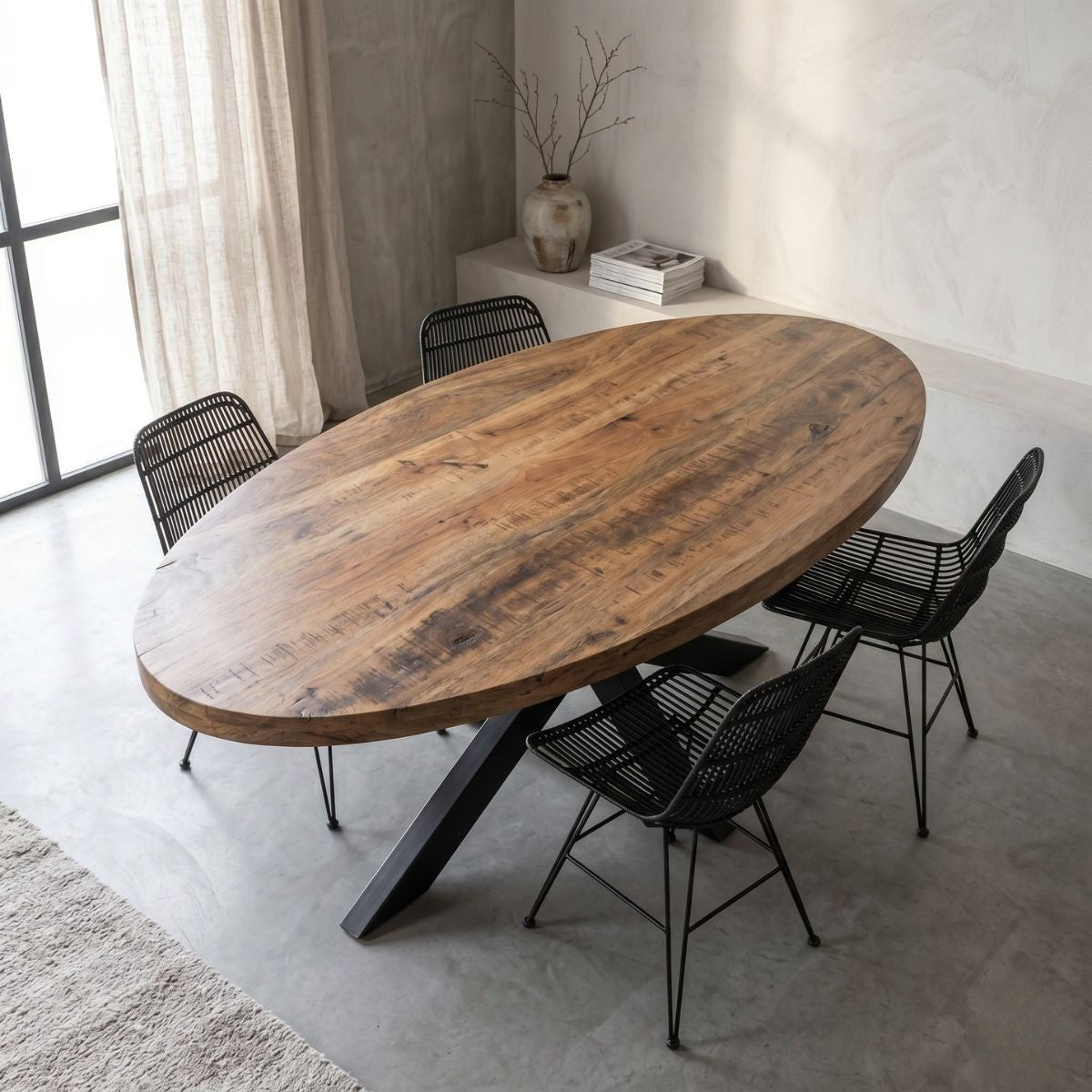 Mangohouten ovale eettafel