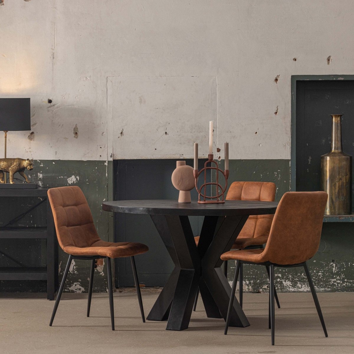 Zwarte ronde eettafel