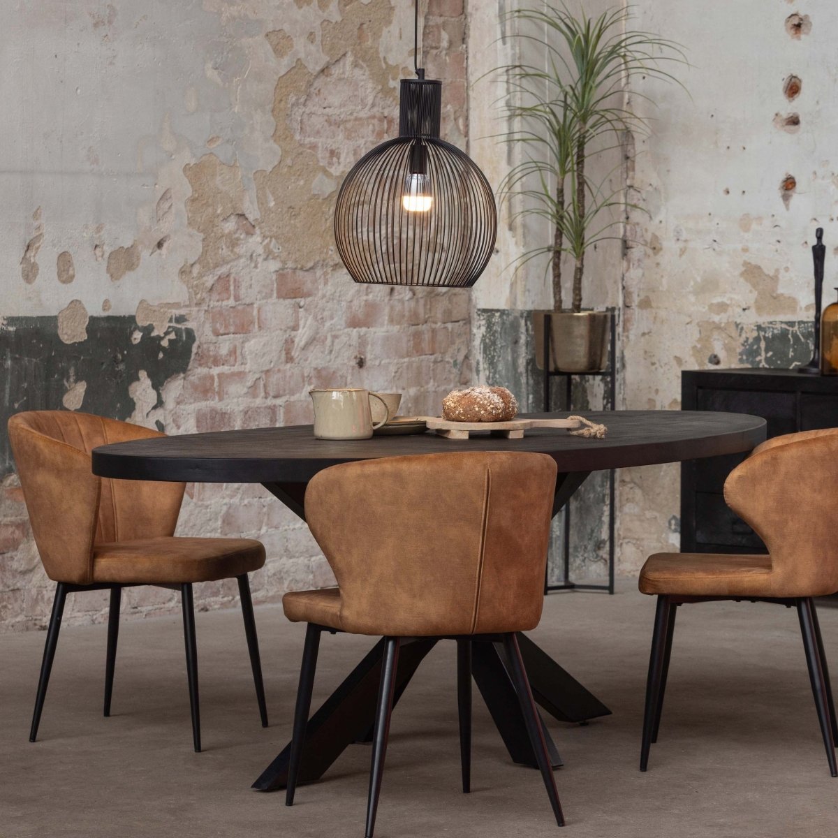 Mangohouten Eettafel Tulsa Ovaal Black